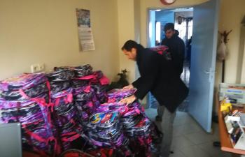 23 Nisan İlkokulu'ndan 'Bir Çanta da Benden' Kampanyası