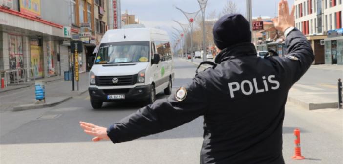 Hafta içi ve hafta sonu sokağa çıkma yasağı ile ilgili flaş açıklama! Bayramda tam kapanma olacak mı?