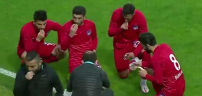 Sahada iftar sosyal medyayı salladı! Giresunspor-Keçiörengücü maçında futbolcular iftar yaptı