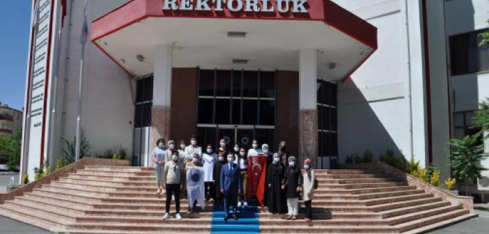 Batman Üniversitesinin başarılı öğrencileri geziyle ödüllendirildi