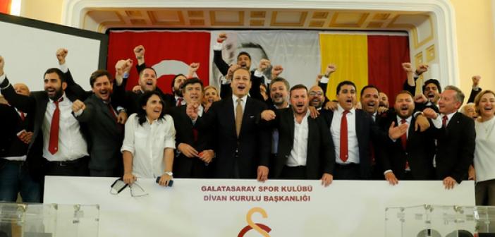 Galatasaray 38. Başkan ve Kurulu Mazbatalarını Alıyorlar - CANLI YAYIN