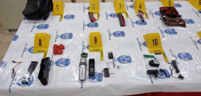 Kek ve çikolata paketi içine yerleştirilmiş bomba yakalandı