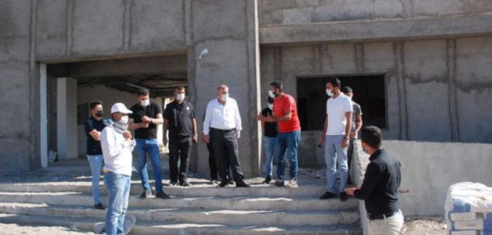 ​Midyat Belediye Başkanı Şahin devam eden çalışmaları inceledi