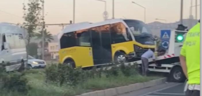 Kızıltepe Yolunda Feci Kaza:  Şehiriçi Minibüsü ile Servis Aracı çarpıştı