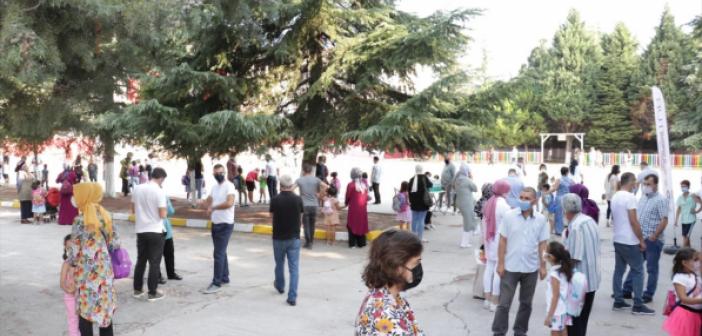 FOTO GALERİ | Okullarda uyum eğitimi bugün başladı