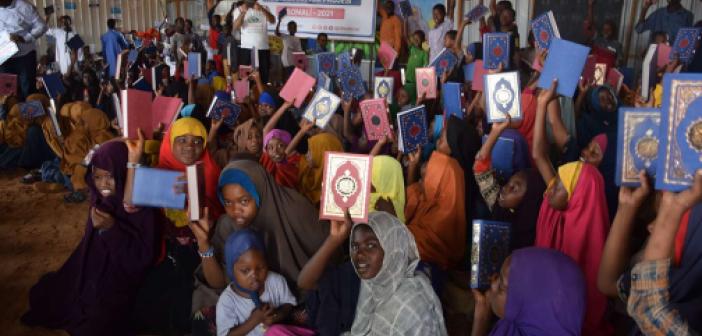 IHO EBRAR Somali'de Kur'an-ı Kerim dağıtımı gerçekleştirdi
