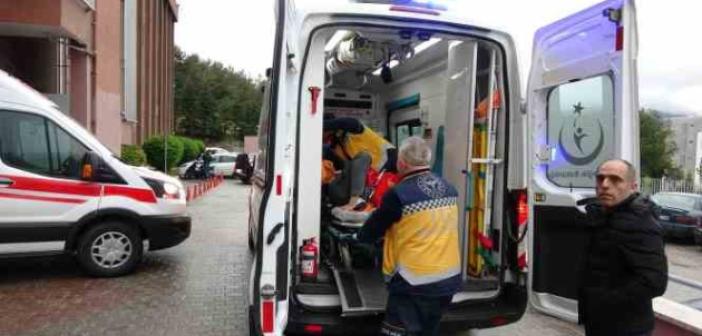 Minibüs ile otomobil çarpıştı; 1 ölü, 6 yaralı
