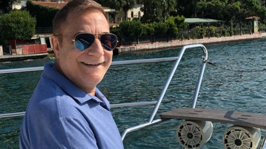 Ayrılık kısa sürdü! Mehmet Ali Erbil 40 yaş küçük sevgilisiyle böyle poz verdi