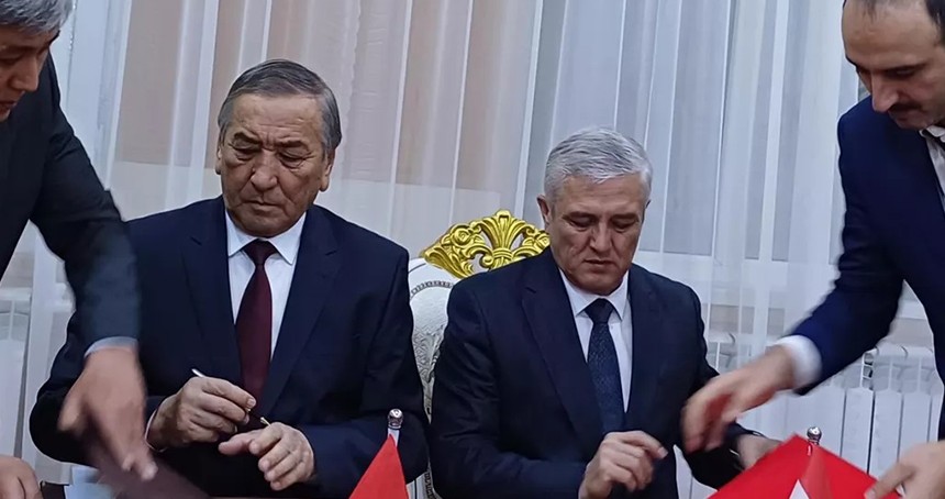 Tacikistan ile Kırgızistan arasındaki sınır belirleme görümelerinde anlaşma 