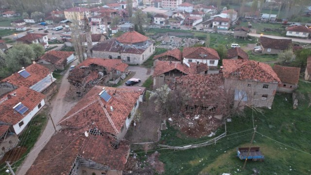 Tokat'ta 5.6'lık deprem! Çok sayıda hasara yol açtı