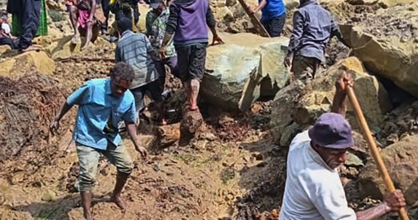 Papua Yeni Gine'de toprak altında kalanlardan sadece 7 cesede ulaşıldı