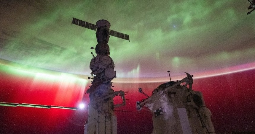NASA Astronutu Matthew Dominick güneşin doğuşunu paylaştı