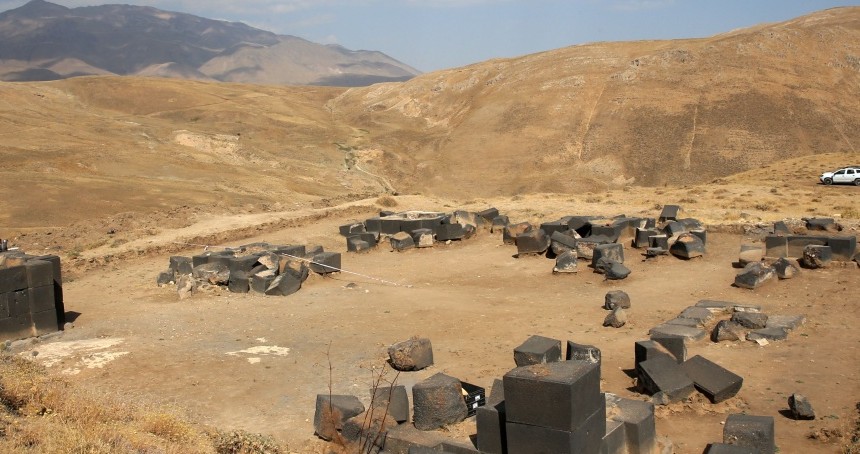 Bitlis Adilcevaz 'daki Urartu Kalesi'nde arkeolojik kazı çalışması yapıldı