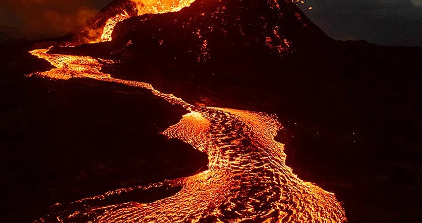 İzlanda'da Reykjanes Yarımadası'nda yanardağ patlaması