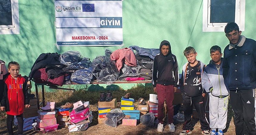Avrupa Yetim Eli Makedonya'da kışlık giyim yardımı yaptı