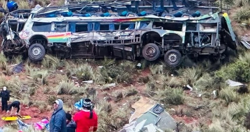 Bolivya'da otobüs kazası: 13 ölü, 20 yaralı