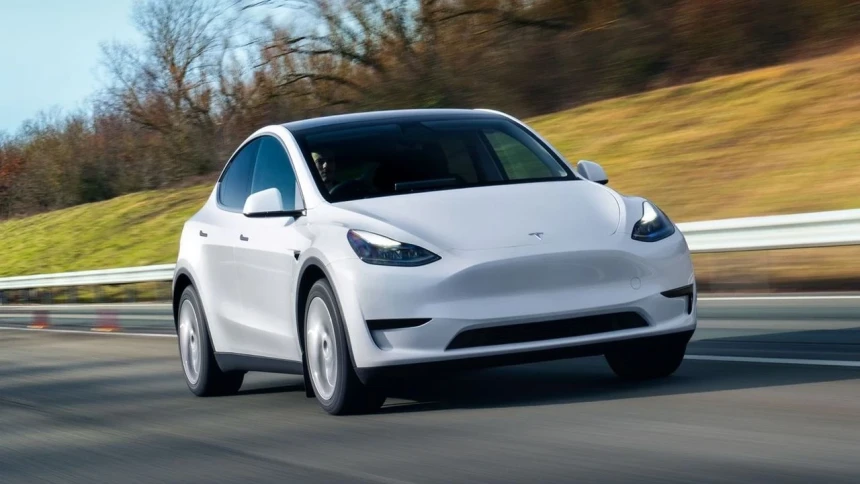 Tesla, Türkiye'de en ucuz otomobiline zam yaptı!