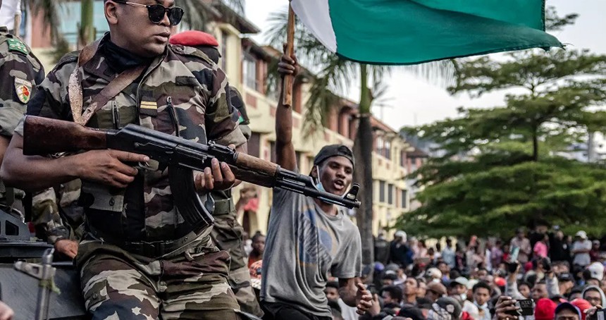Madagaskar'da askeri darbe girişimi