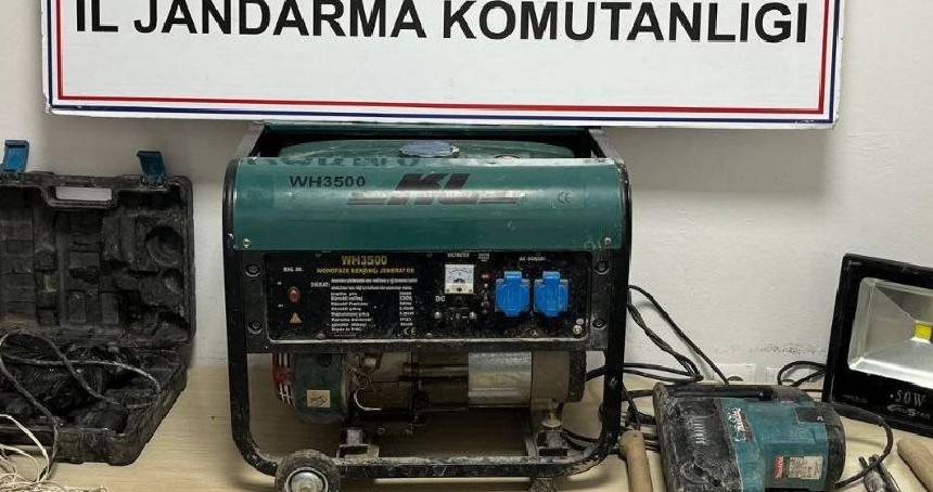 Karabük’te kaçak kazı yapan 4 kişi suçüstü yakalandı