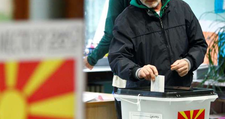 Kuzey Makedonya'da halk yerel seçimler için sandık başında 
