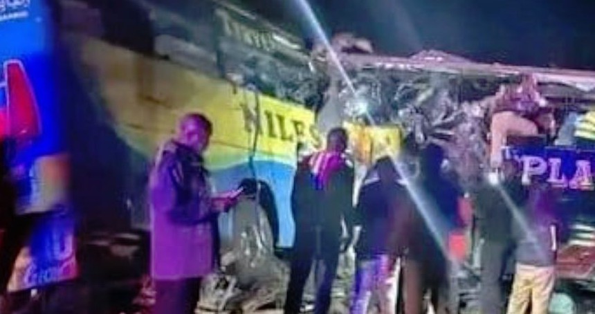 Uganda’da feci kaza: İki otobüs çarpıştı, en az 63 kişi öldü