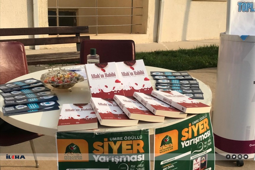 İdeal Gençlik Hanım Topluluğu tarafından siyer yarışması için stant açıldı