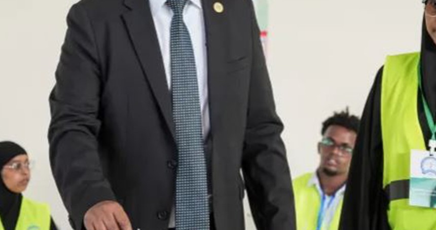 Mogadişu’da halk 56 yıl aradan sonra ilk kez doğrudan oy kullandı