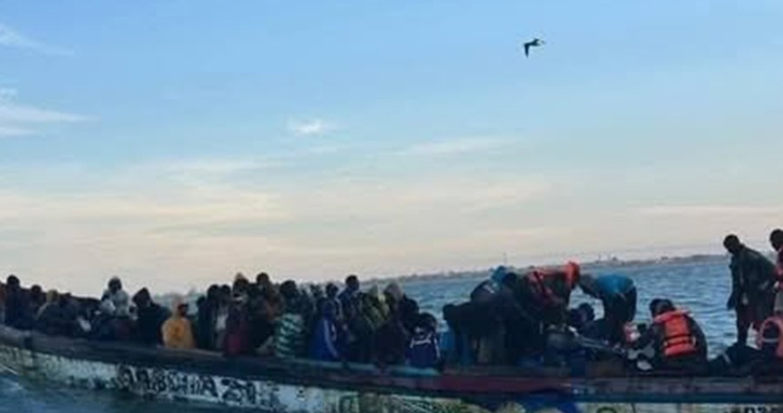 Gambiya açıklarında göçmen teknesi alabora oldu: 7 ölü, onlarca kayıp