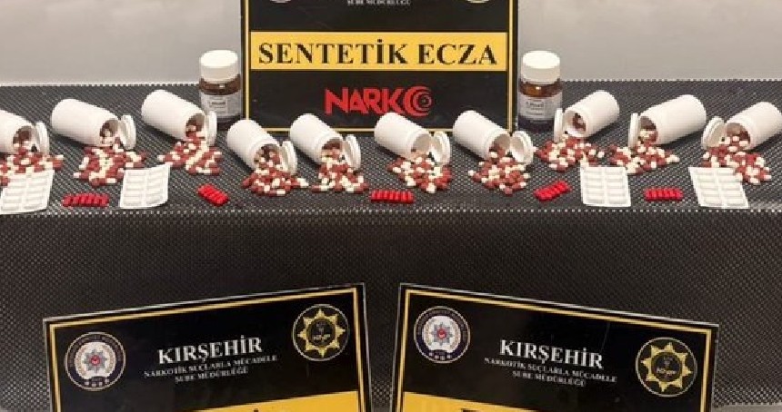 Kırşehir’de 921 adet sentetik ecza hap ele geçirildi