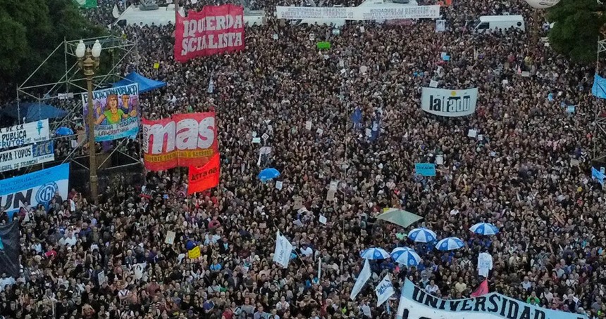 Arjantin'de Milei karşıtı gösteri: Binlerce kişi çalışma reformu yasa tasarısını protesto etti