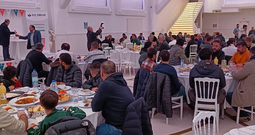 IHO Ebrar Hollandalı hayırsever iş adamlarıyla iftar yemeğinde buluştu