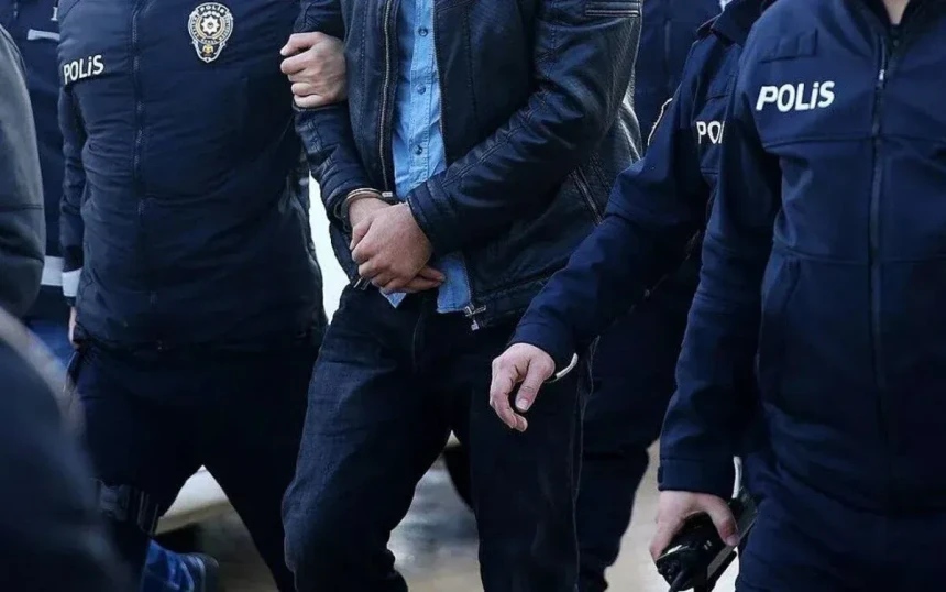 İki belediyeye operasyon: Çok sayıda gözaltı var