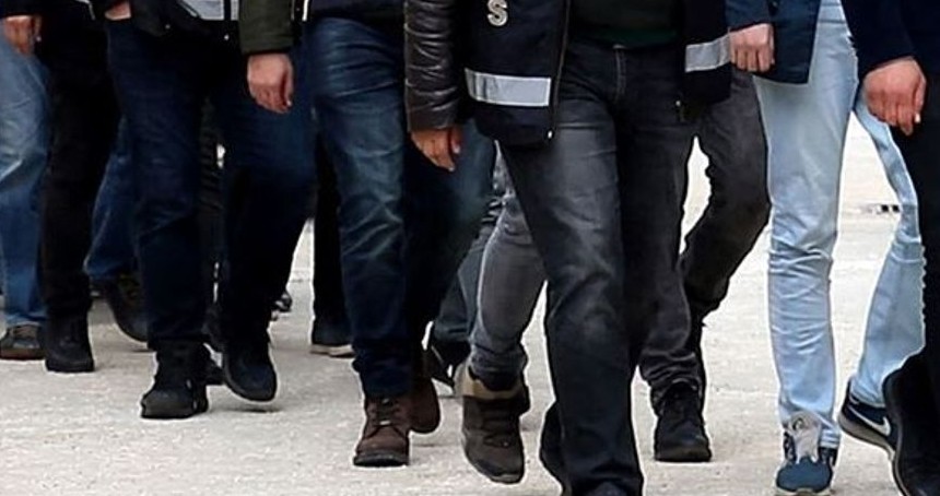 İki belediyeye peş peşe operasyon: Çok sayıda gözaltı var