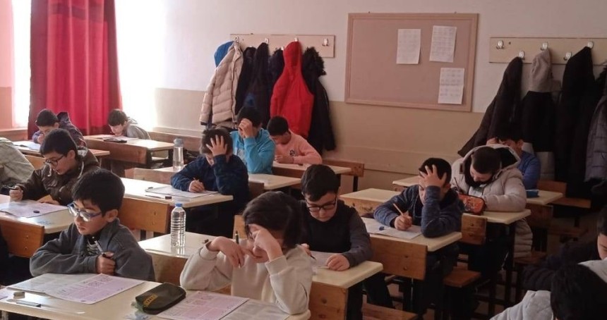 Erzincan'da Siyer Yarışması'nda dereceye giren öğrencilere ödülleri verildi