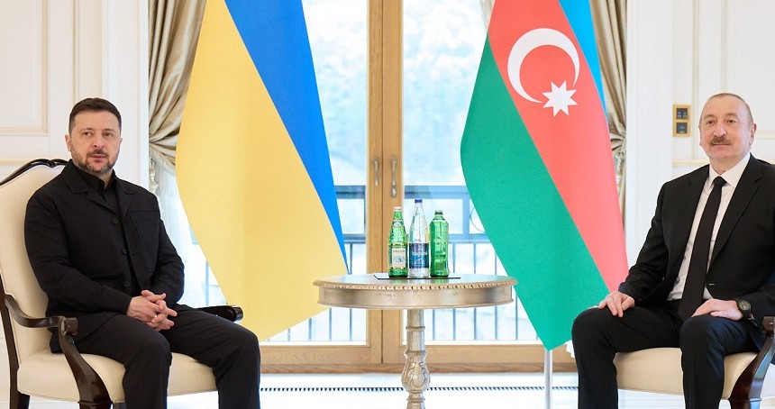 Aliyev ile Zelenskiy Azerbaycan'da bir araya geldi