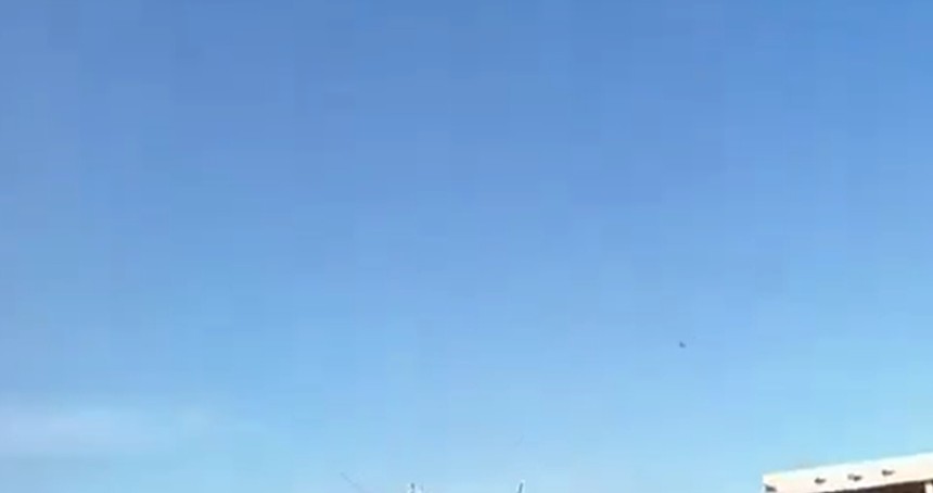 Meksika donanmasına ait helikopter kalkıştan saniyeler sonra yere çakıldı