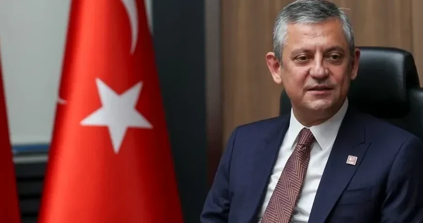 Özgür Özel görevden alındı mı, neden görevden alındı? Özgür Özel'in yeni görevi ne?