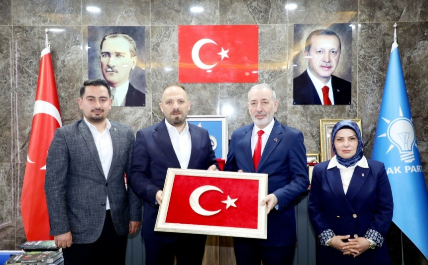 Türkmen Bakan, Midyat'ta ziyaretlerde bulundu