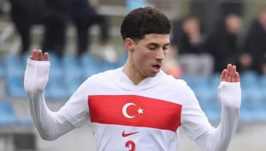 Vatan Özcan kimdir? Kaç yaşında, nereli? Mevkisi ne? Hangi takımlarda oynadı? Milli Takım'da oynayacak mı?
