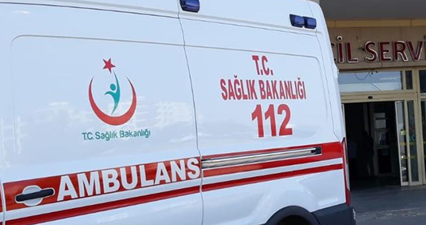 Yağmurda kayganlaşan yolda tur otobüsü kaza yaptı: 16 yaralı
