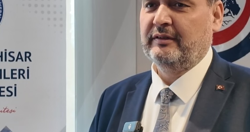 Prof. Dr. Adem Aslan’dan YKS adaylarına uyarı: Uyku ve beslenme başarıyı doğrudan etkiliyor