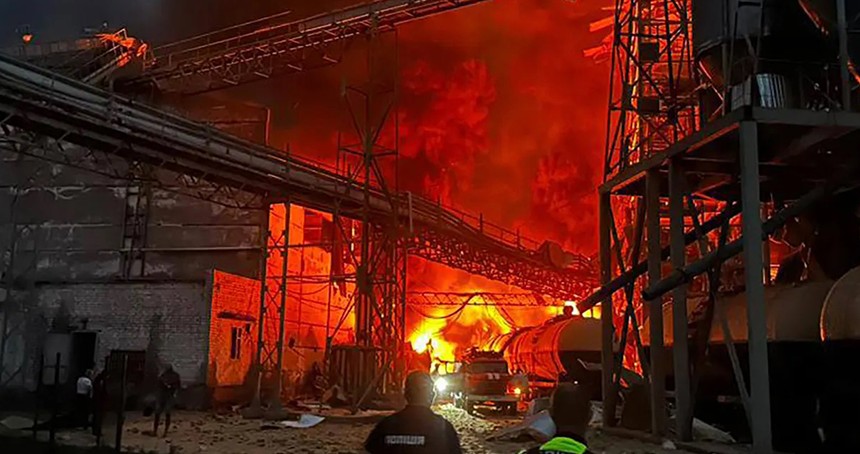 Ukrayna Kırım'daki 2 petrol tesisi vuruldu