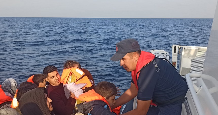 Aydın açıklarında 18 düzensiz göçmen yakalandı