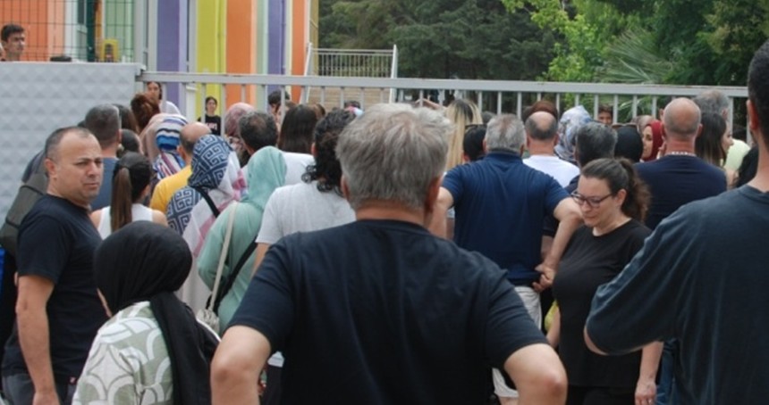 İzmir’de LGS sonrası öğrenciler duygularını paylaştı