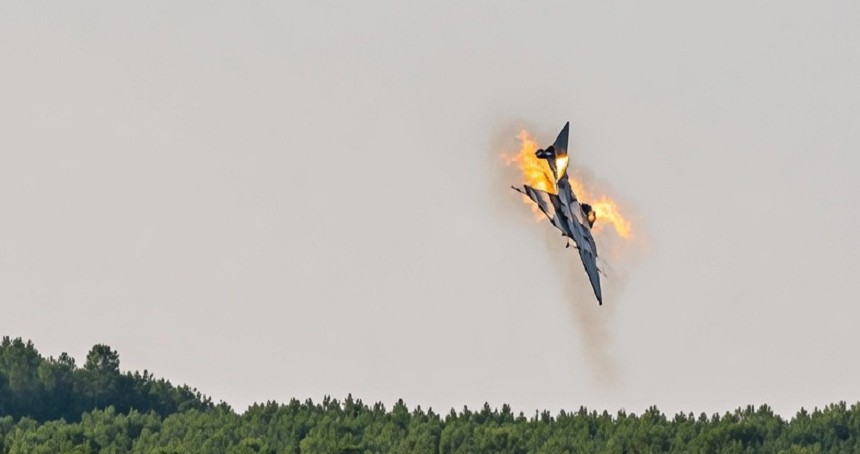 Tu-22M3 eğitim uçuşunda kaza yaptı: Mürettebat kurtuldu