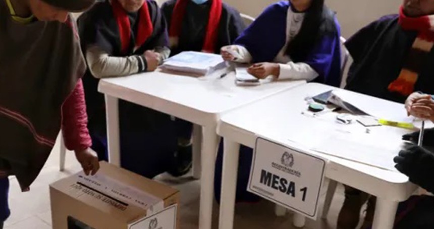 Kolombiya'da hak cumhurbaşkanlığı seçimi için sandık başında
