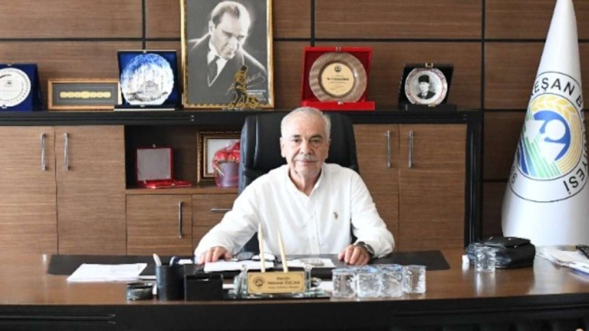 Mehmet Özcan kimdir? Kaç yaşında? Nereli? Hangi partiden, neden istifa etti?