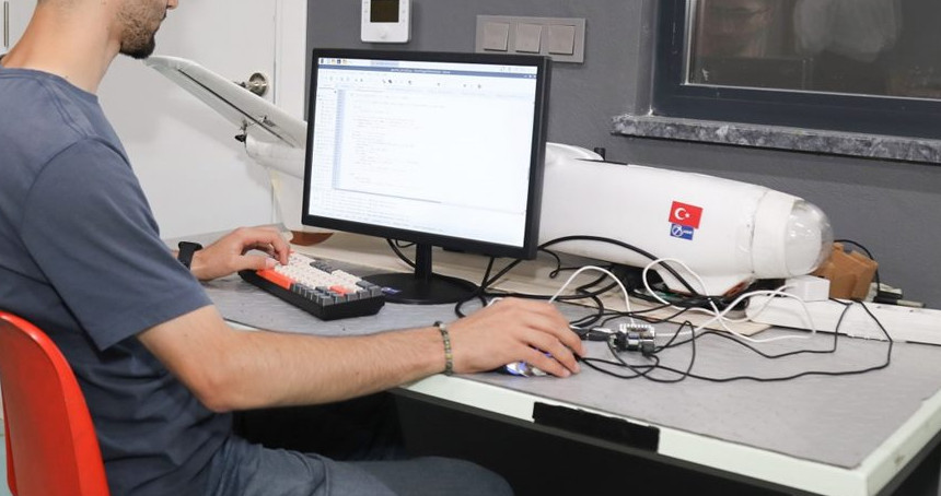Bursalı öğrenciler uluslararası İHA yarışmasında dünya üçüncüsü oldu