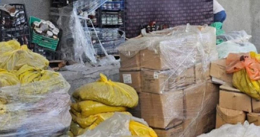 Uşak'ta 29 ton tarihi geçmiş çikolata ele geçirildi