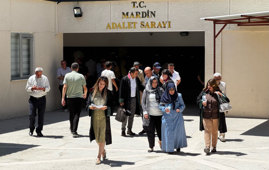 Mardin'de 3 kişilik ailenin ölümüne ilişkin davada sanıklar hakim karşısında